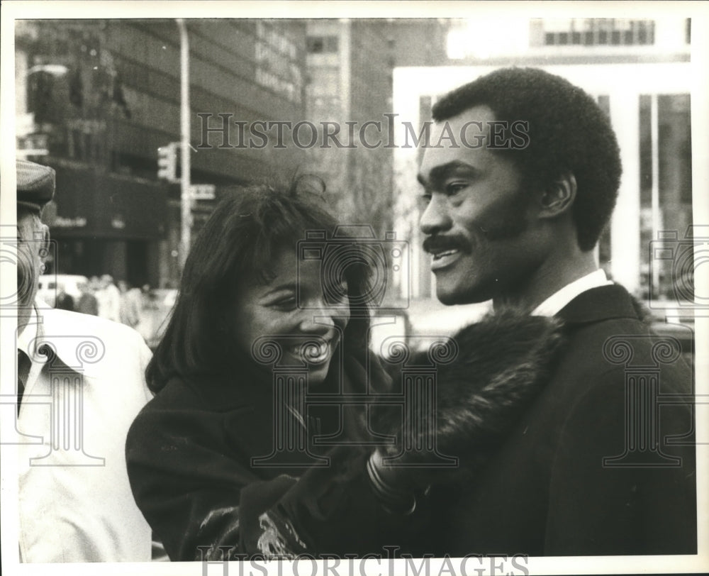 1984 Press Photo Mets star George Foster and wife Sheila at Grand Army Plaza- Historic Images
