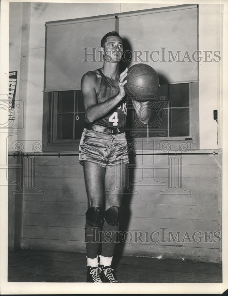 Press Photo Pat William, Johnston basketball center - sba22381-Historic Images