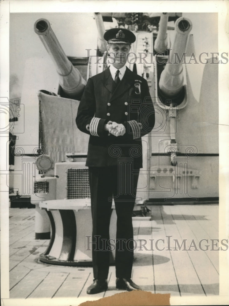 1940 E.D.S. McCarthy Britain's Man of the Hour Commander of Ajax - Historic Images