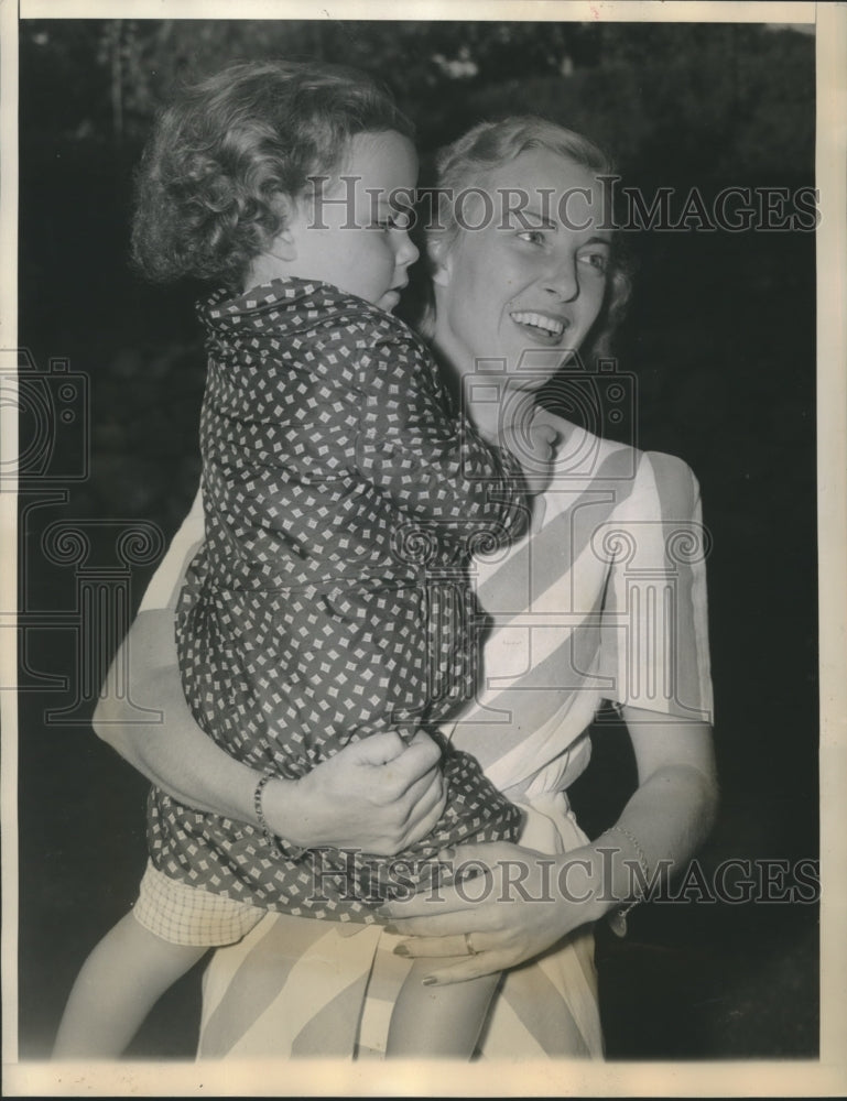 1940 Press Photo Countess Marc De Tristan &amp; son Marc de Tristan at Calif home- Historic Images