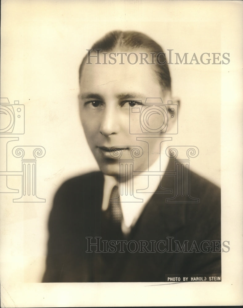 Press Photo Hack Wilson-Radio announcer - Historic Images