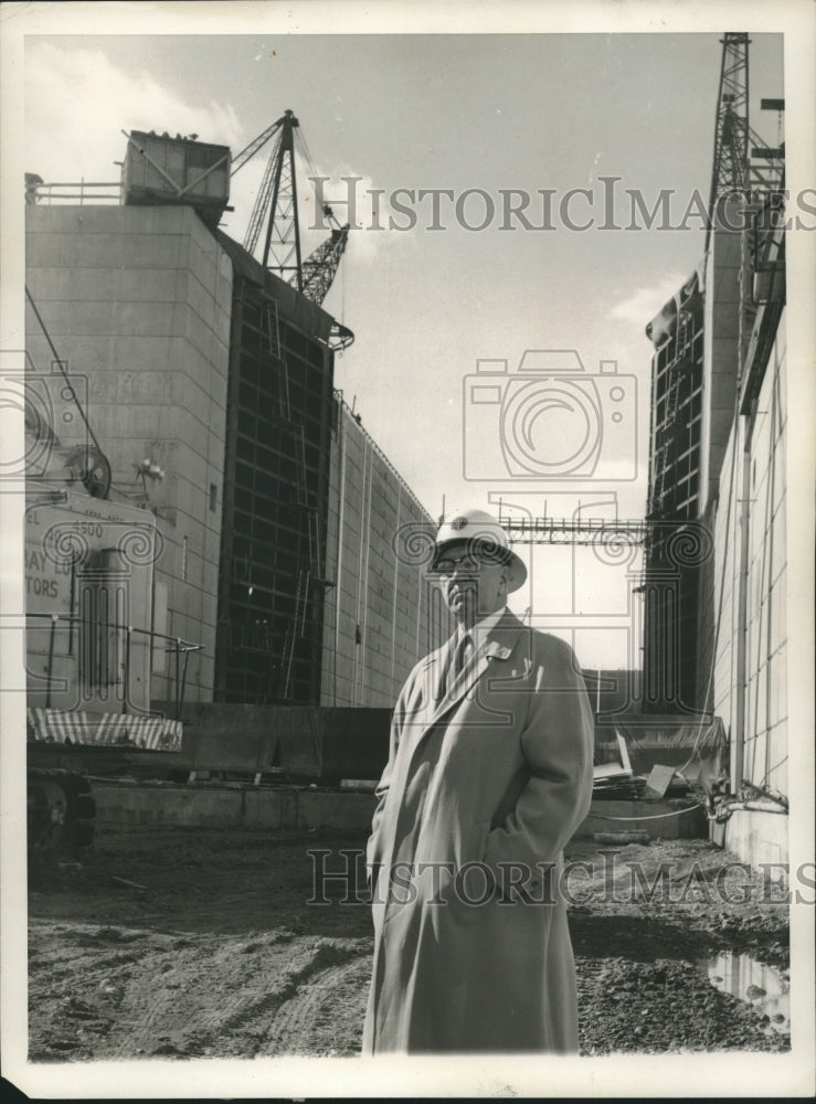 1957 Press Photo Martin Oettershagen "Quarterback" on American Team Construction-Historic Images