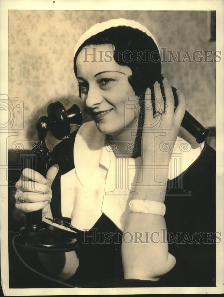 1933 Press Photo Kitty Chapman Just a Friend of Dave Hutton Appearing in Theater-Historic Images
