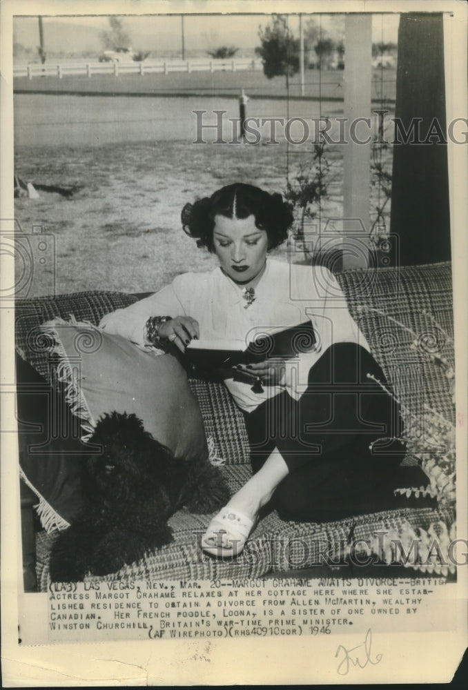1946 Press Photo British actress Margot Grahame relaxes at home - sba23230-Historic Images