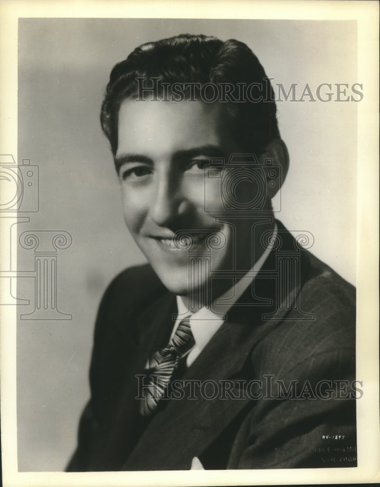 Close up of Lansing Hatfield, baritone-Historic Images