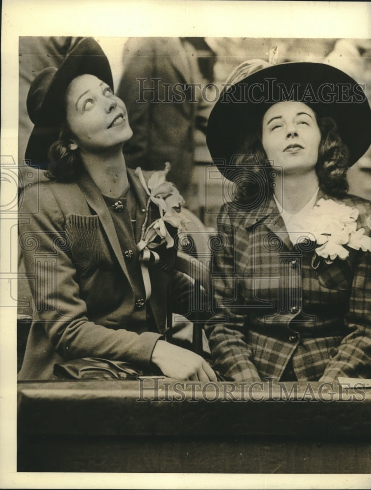 Press Photo Mrs. Leo Durocher with her daughter beside her - sba23584-Historic Images