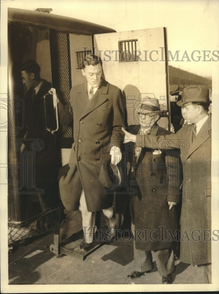 1935 Press Photo Caleb Jones Milne arrested for attempted extortion - sba23760-Historic Images