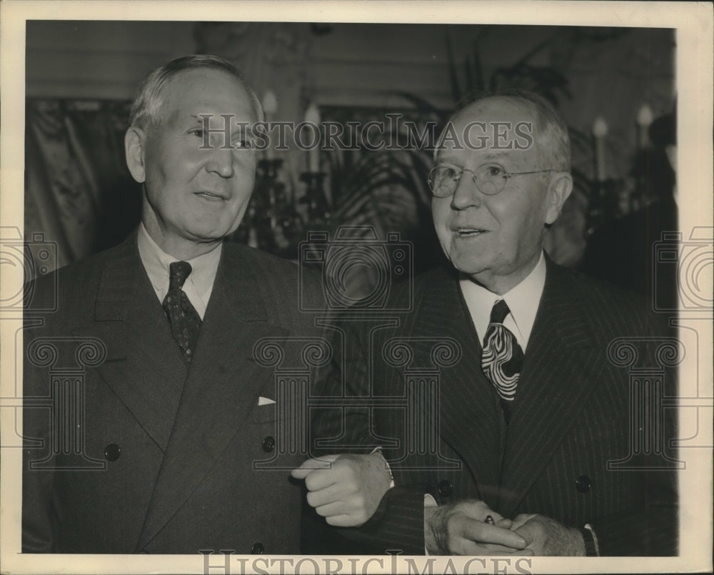 1944 Press Photo Sewell Avery and Silas Strawn After Being Re-Elected to Board-Historic Images
