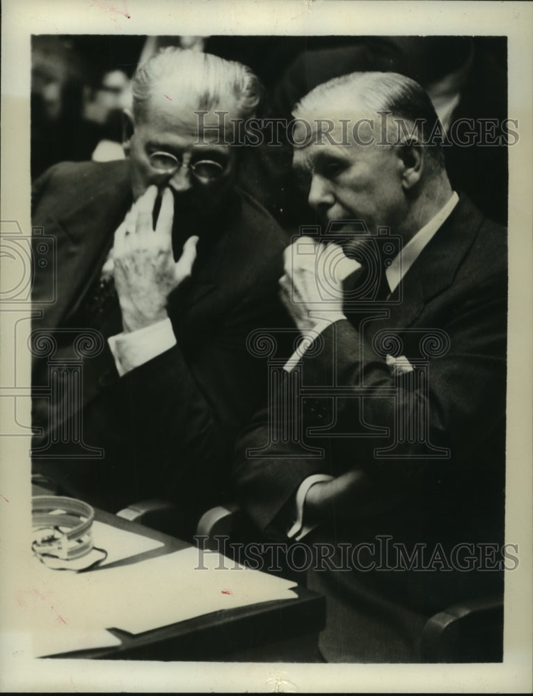 Press Photo Warren R. Austin confers with Geo C. Marshall - sba24540-Historic Images