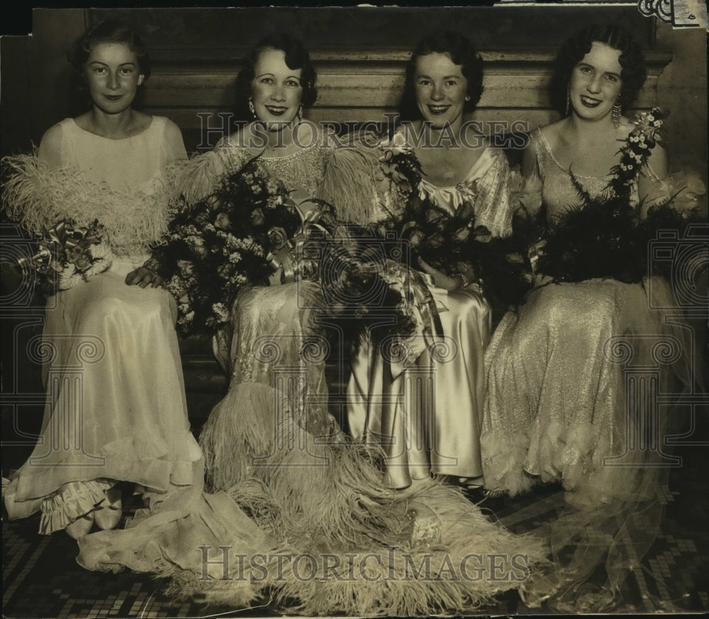 Four beautiful and elegant women in a celebration - Historic Images