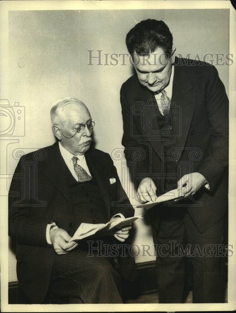 1934 Samuel Insull shown with his attorney Floyd Thompson - Historic Images