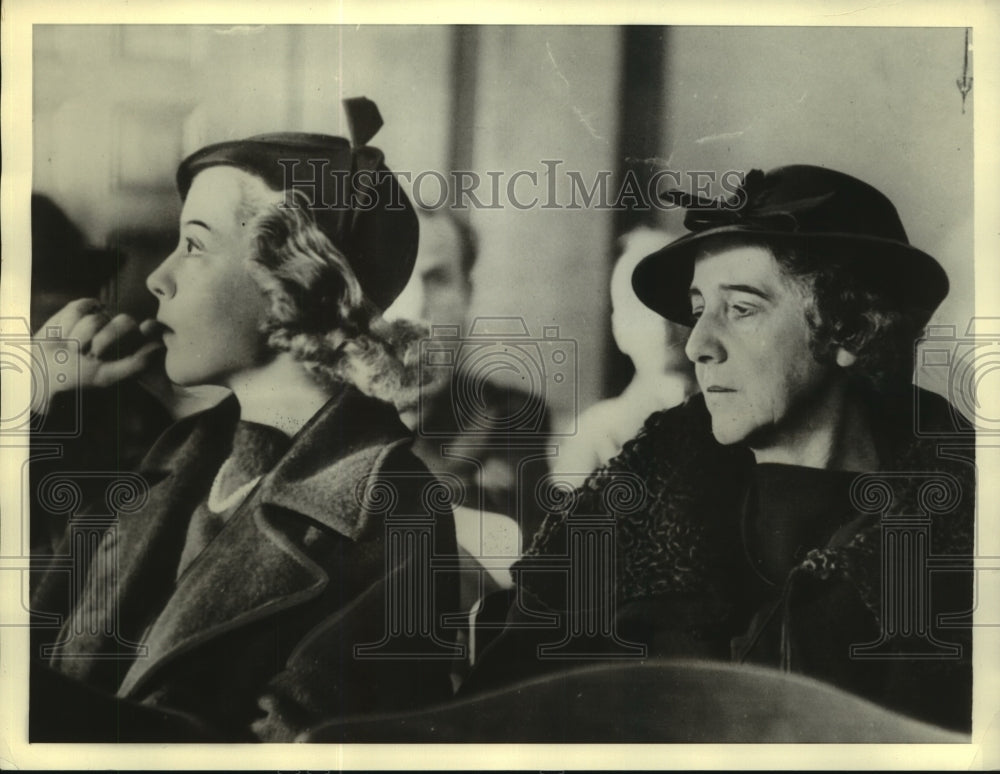 1938 Press Photo Relatives Attend Trial of Paul Wright Accused of Murdering Wife - Historic Images