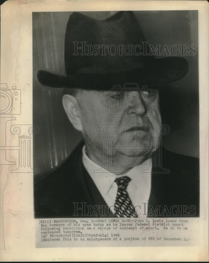 1946 Press Photo John Lewis leaves court after conviction on contempt charges-Historic Images