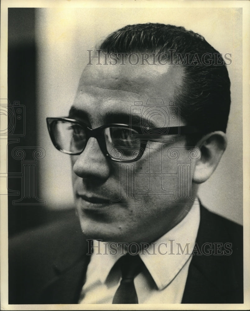 Press Photo Alfred Rodriguez, Director of the Model City Program - sba26006-Historic Images