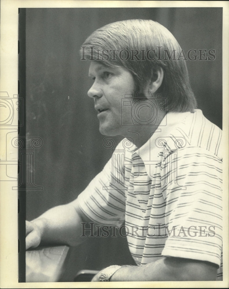 1972 Press Photo Side view of Glen Campbell - sba26011-Historic Images