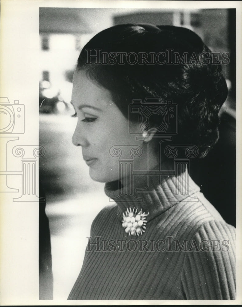 Press Photo Unidentified Female - sba26207-Historic Images