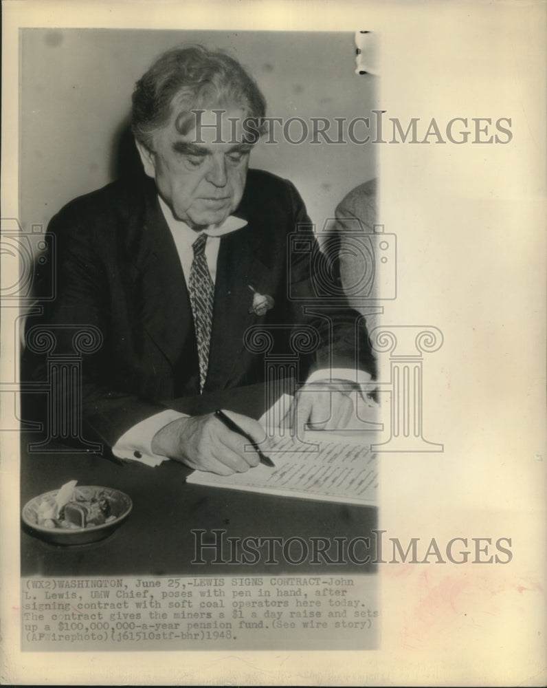 1948 Press Photo John Lewis signs soft coal contract to benefit mine workers-Historic Images