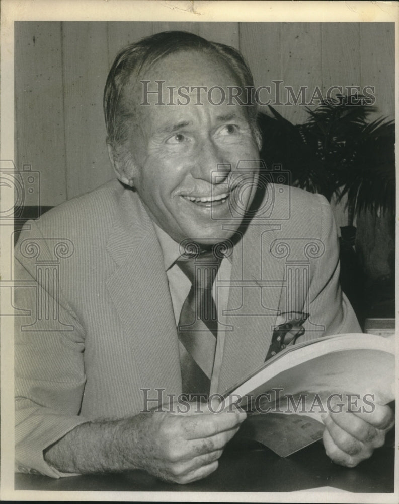 1970 Press Photo Russell Birdwell-known as king of old time promotion stuntman-Historic Images