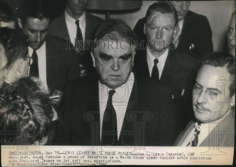 1946 Press Photo John Lewis of United Mine Workers confers with President Truman-Historic Images