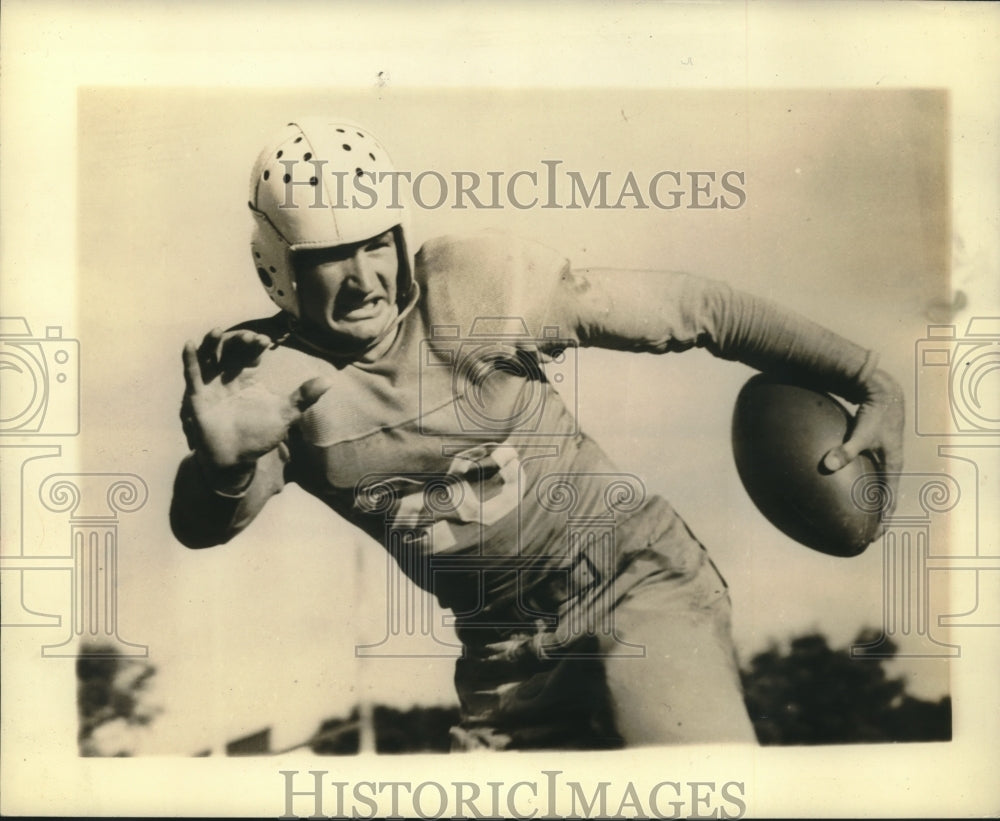 Press Photo Football player Beefus Bryan shown in action - sba26675-Historic Images