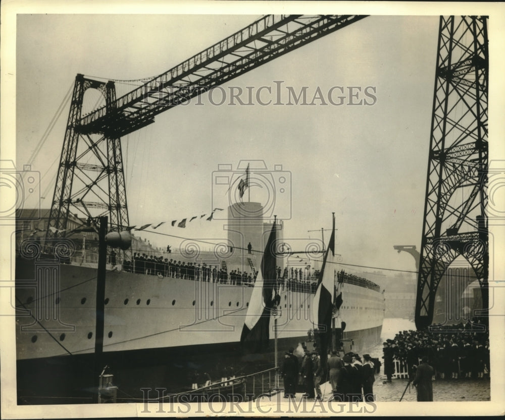 Press Photo Ship About to Leave Dock - sba26700-Historic Images