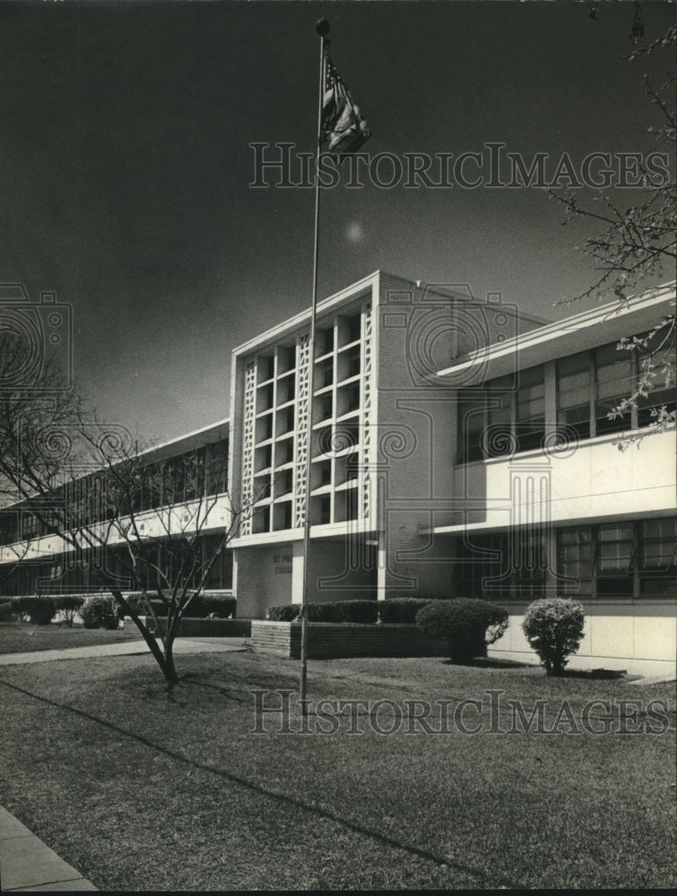 Press Photo Exterior view of St. Philip&#39;s College - Historic Images