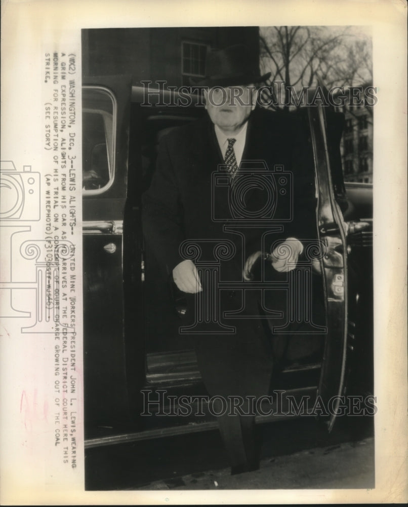 1946 John Lewis arrives by car at Federal District court - Historic Images