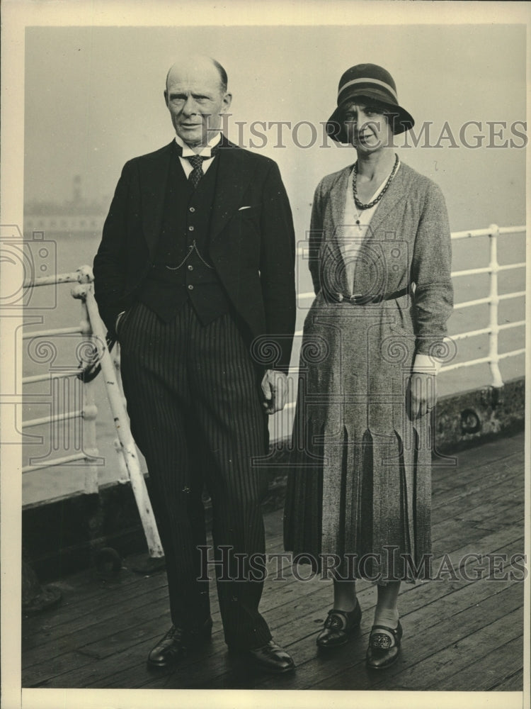 1931 Press Photo Alderman and Mrs George Frank Titt aboard SS Baltic - sba27423 - Historic Images