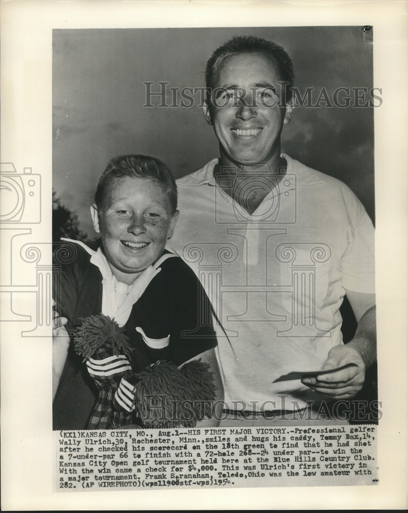1954 Press Photo Pro golfer Wally Ulrich & caddy Tommy Bax at Kansas City Open - Historic Images