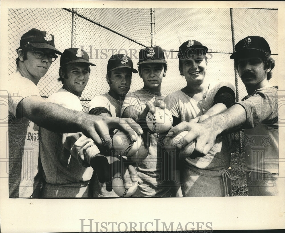 1971 Press Photo St John&#39;s baseball, Brian Wade, Bob Hummel,Bob Fichtel et al - Historic Images