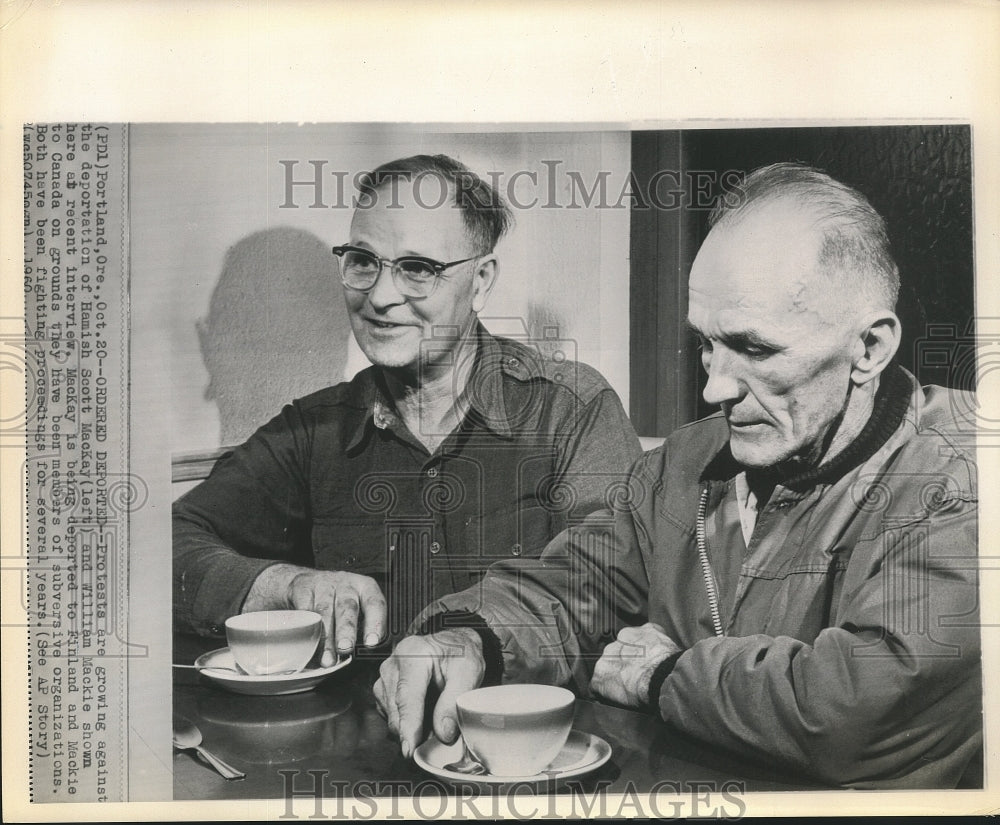 1960 Press Photo Hamish Scott Mackay &amp; William Mackie to be deported from USA - Historic Images