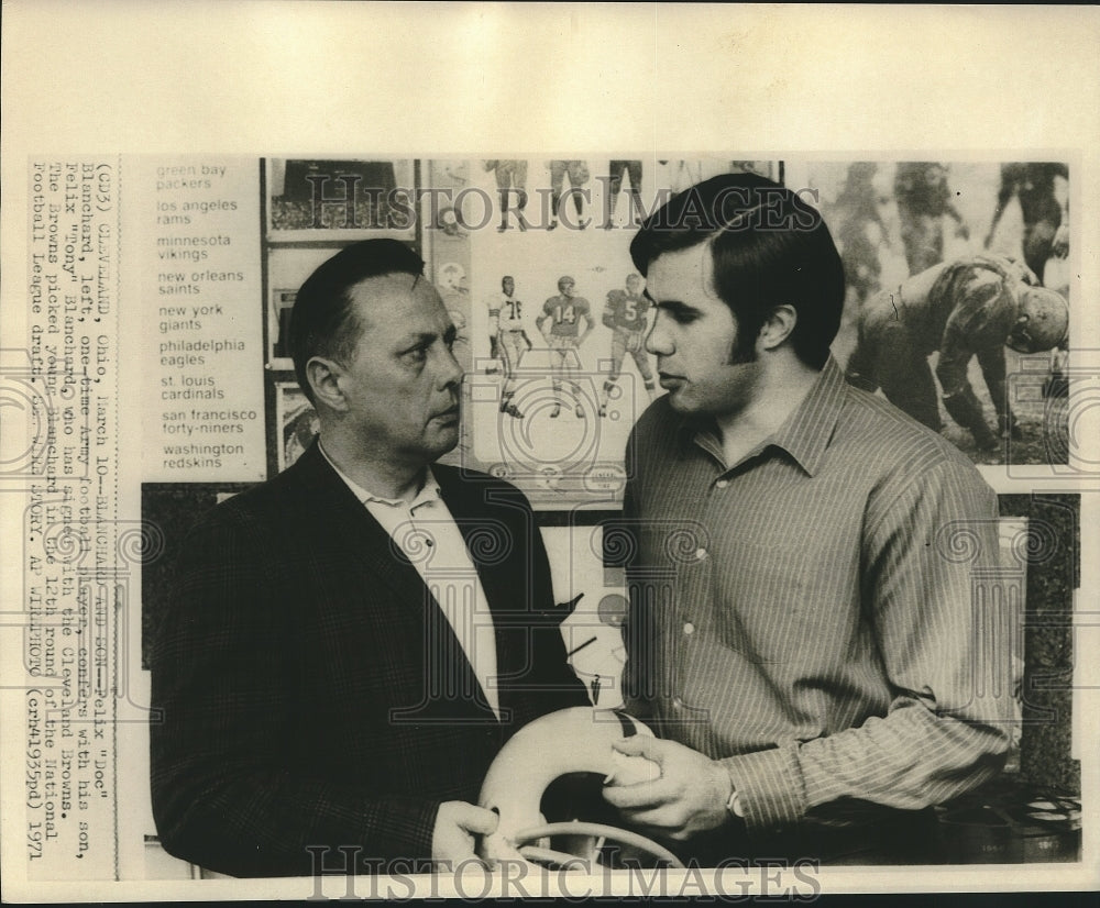 1971 Press Photo Felix Doc Blanchard &amp; son Felix Tony Blanchard signed by Browns- Historic Images