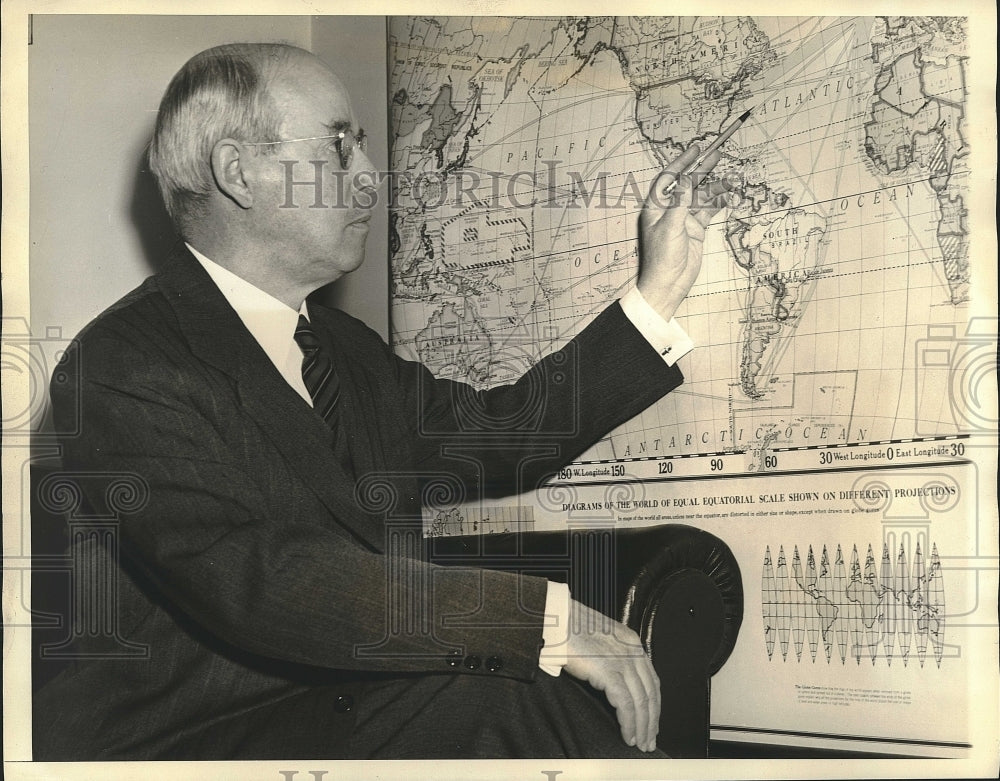 1941 Press Photo Sen. Charles Tobey studying map of war materials shipments WWII-Historic Images