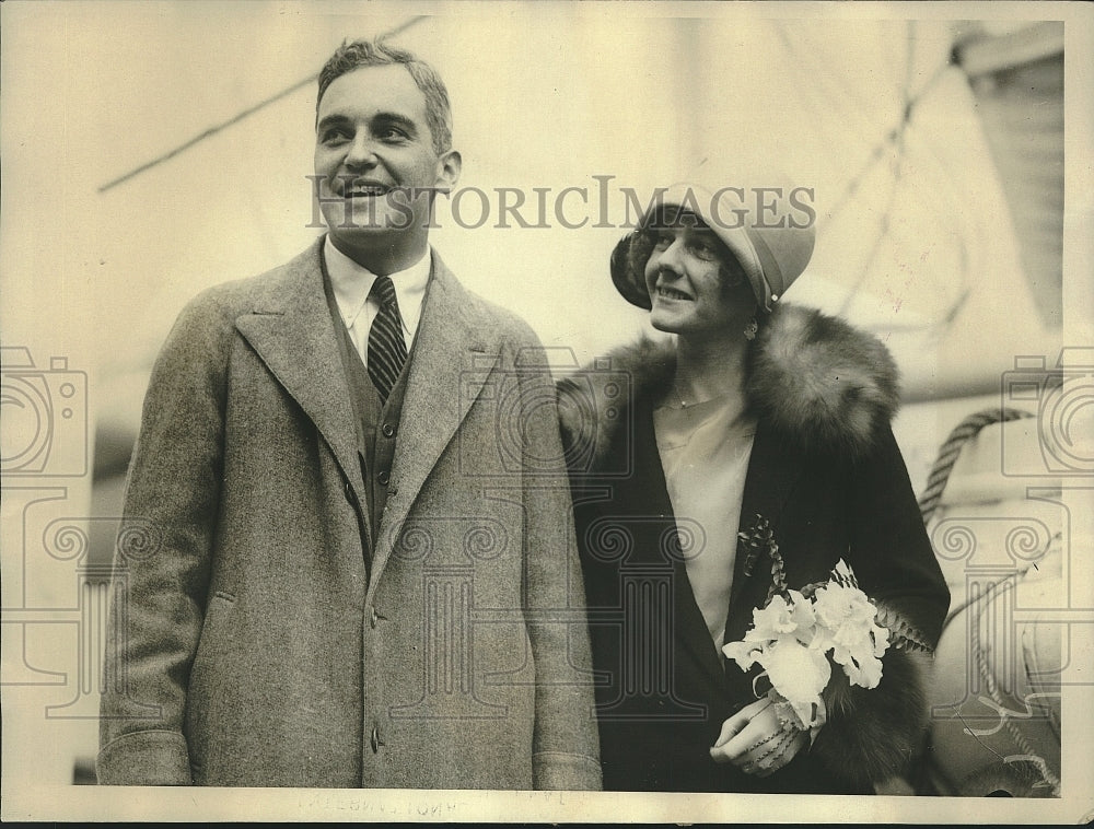 1928 Press Photo Abby Rockefeller with her husband David Milton - sba28704-Historic Images