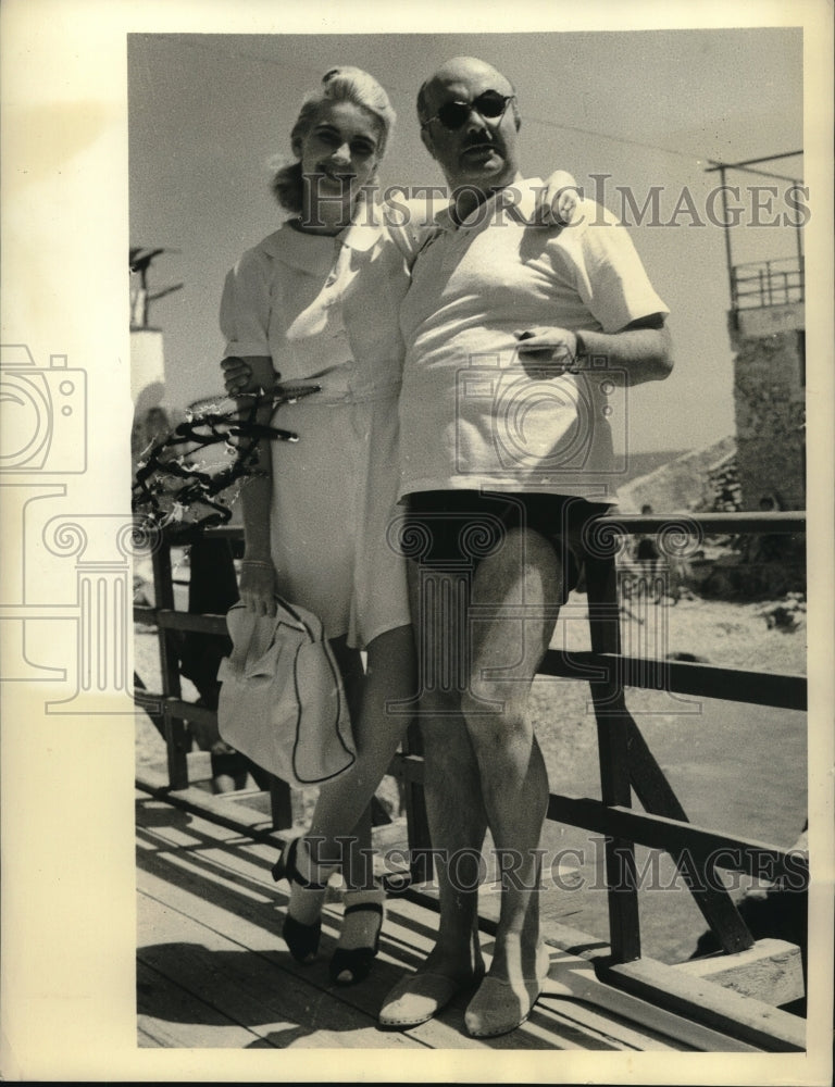 1939 Press Photo Countess Barbara Hutton Reventlow with Prince Di Bettette-Historic Images