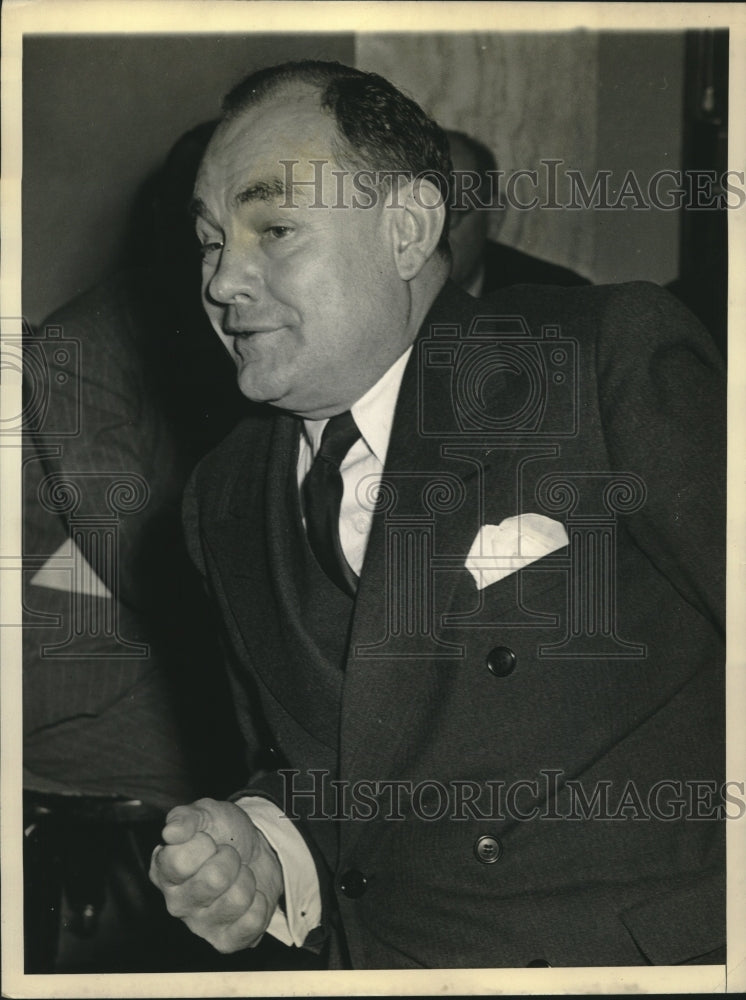 1943 Press Photo Agriculture Secretary Claude Eickard testifies before committee-Historic Images