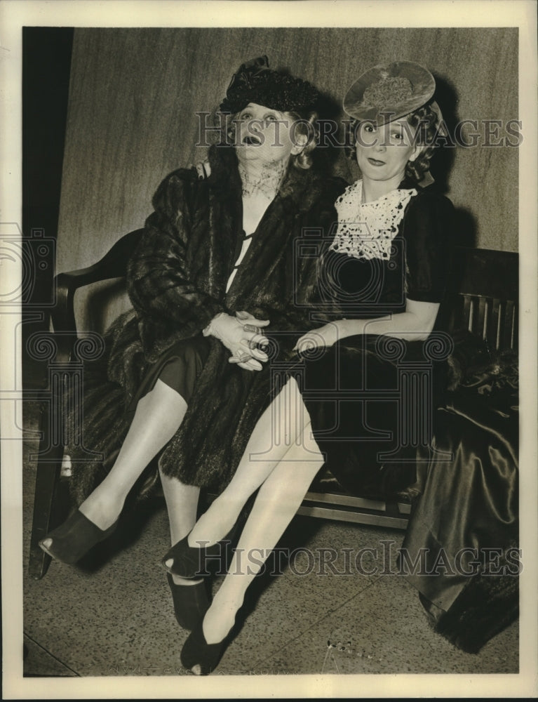 1939 Press Photo Radio Donna Damerel Kiesinger Divorced Between Radio Shows - Historic Images