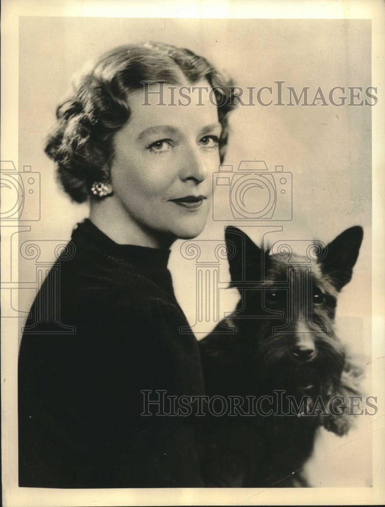 1937 Press Photo Charming portrait of Mrs Ernest Simpson with favorite Scotty-Historic Images