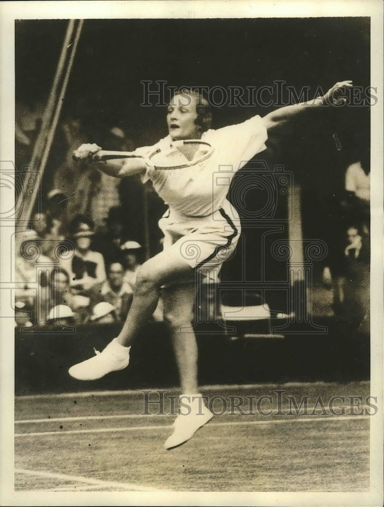 1935 Press Photo Helen Jacobs in action at Wimbledon - sbs00726 - Historic Images