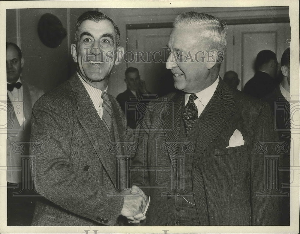 1940 Press Photo Roger Peckinpaugh Manager of Cleveland and Alvin Bradley - Historic Images