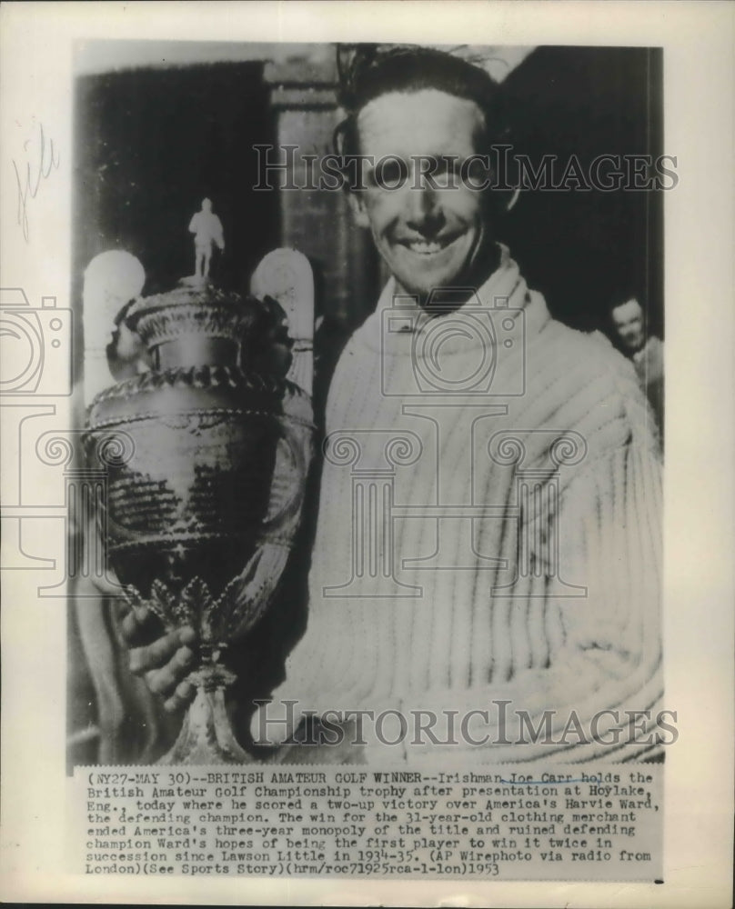 1953 Press Photo Joe Carr holds the Amateur Golf Championship trophy - sbs01587- Historic Images