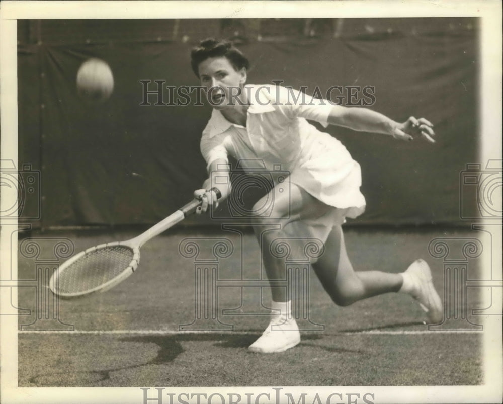 1941 Press Photo Sarah Cooke Defeats Jane Stanton in Second Round - sbs01767- Historic Images