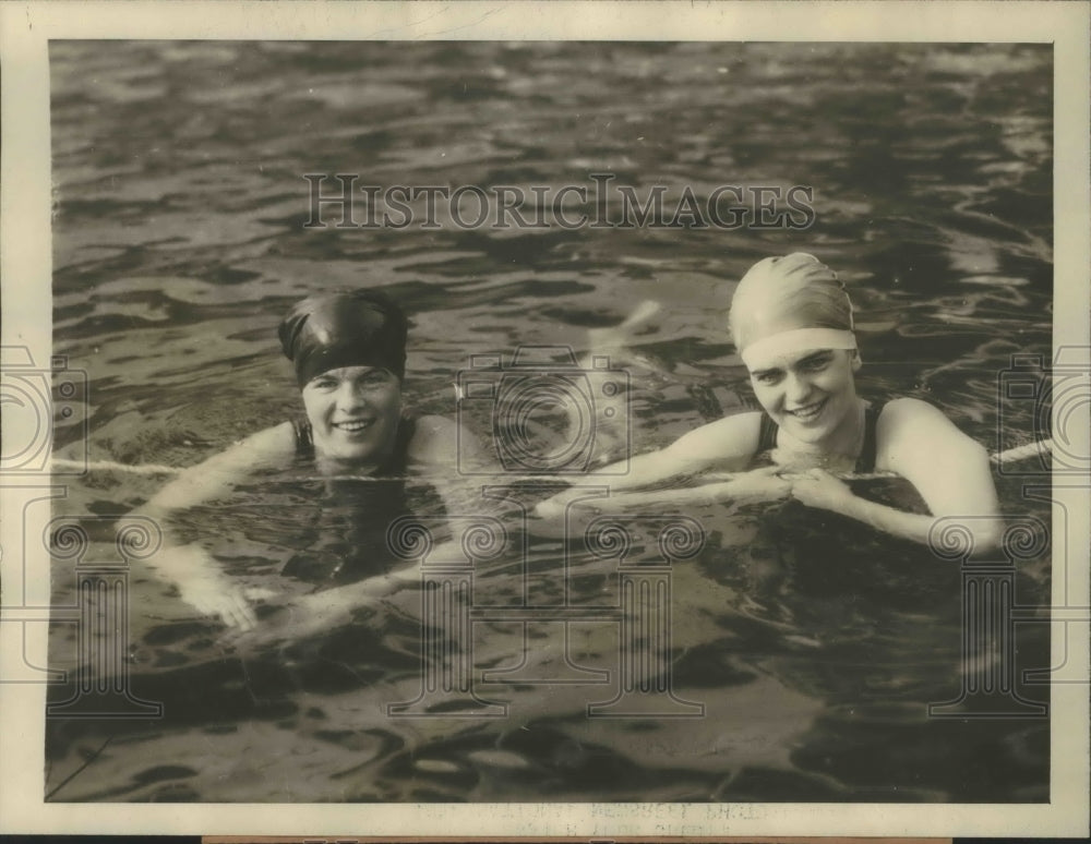 1930 Press Photo Agnes Geraghty &amp; Eleanor Coleman in 200 yard breast stroke Race- Historic Images