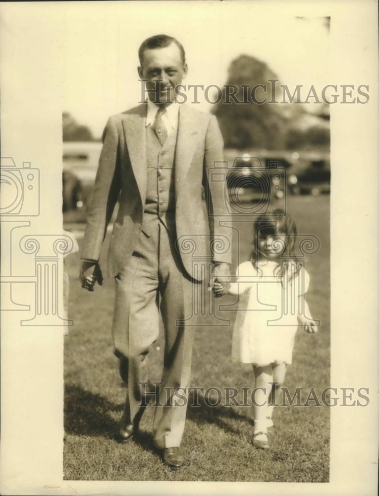 1932 Press Photo Jockey Mack Garner & daughter Ellen Marjorie in NY - sbs02253 - Historic Images