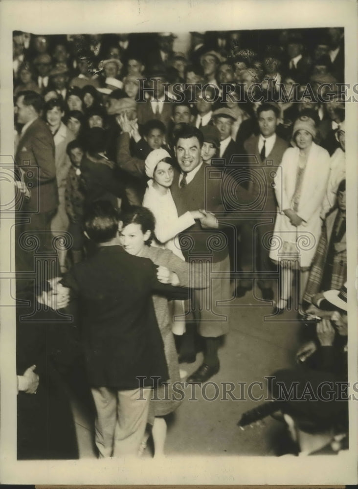 1929 Press Photo Paulino Uzcudun during a open air dance staged at his home town - Historic Images
