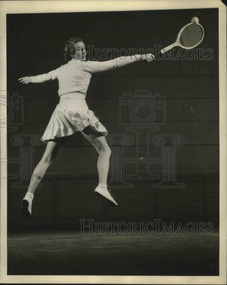 1940 Press Photo Mary Hardwick, British tennis star, in action - sbs03126 - Historic Images