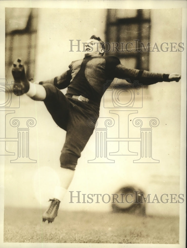 1933 Press Photo Quarterback Vin Sahlin Main Cog at University of Chicago Team- Historic Images