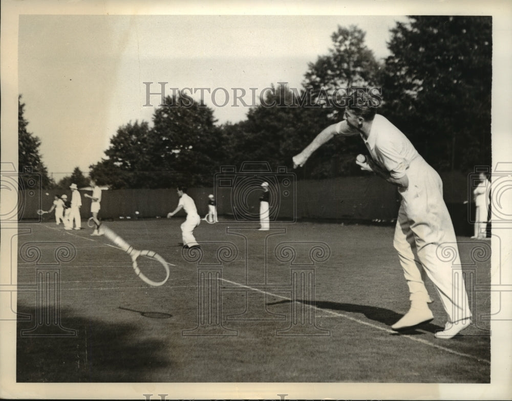 1937 Press Photo Jon Budge Looses Racquet in US Davis Cup Tennis Match- Historic Images