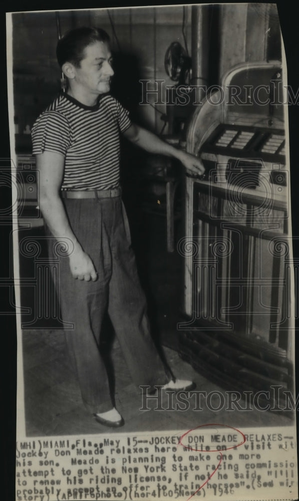 1946 Press Photo Jockey Don Meade Vacationing in Miami, florida - sbs04687- Historic Images