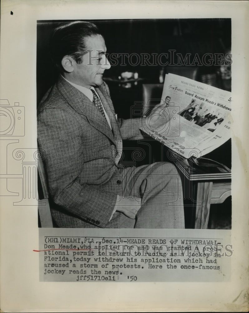 1950 Press Photo Jockey Don Meade Reading Newspaper, Miami, florida - sbs04692 - Historic Images